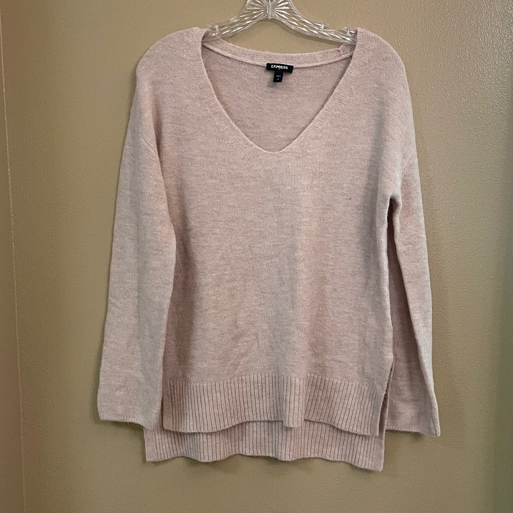 Express - Pink Blush V-Neck Sweater